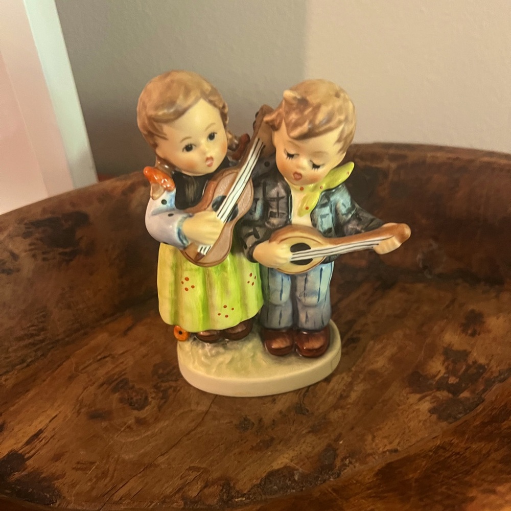 Hummel Goebel Happy Days Figurine